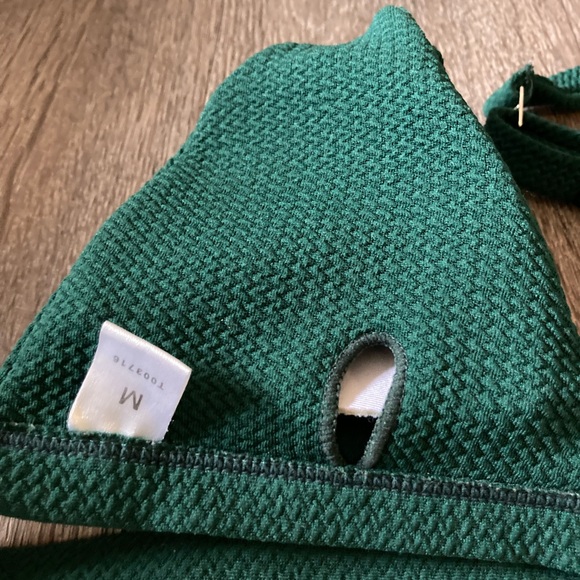 Green textured thong bikini set - Picture 9 of 9